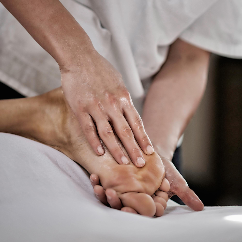 Roberto Reflexoterapeuta | Reflexologia Podal para Aliviar Dor no Estômago e Emoções Presas Roberto Reflexoterapeuta | Reflexologia Podal para Aliviar Dor no Estômago e Emoções Presas